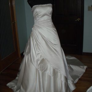Maggie sottero wedding gown