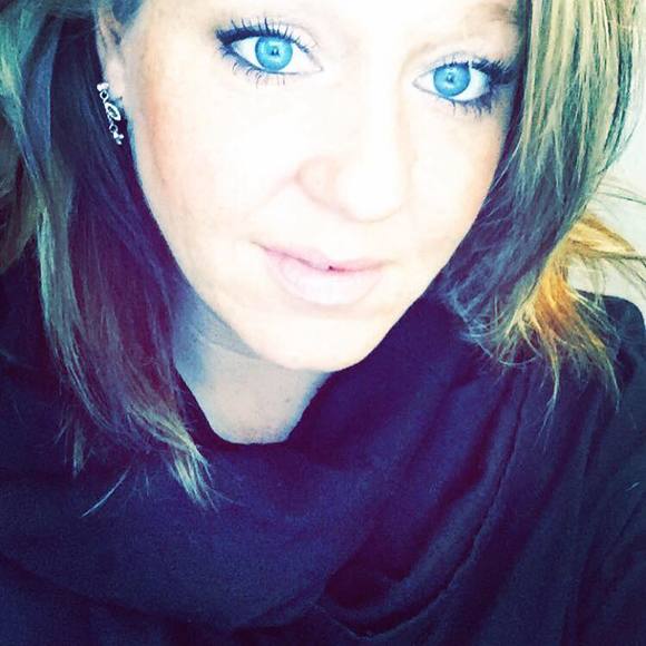 Meet your Posher, Danielle - Picture 1 of 1