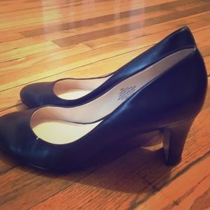 8M Nine West Black office heels