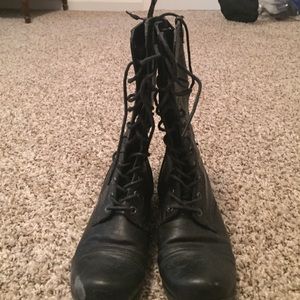 Combat boots