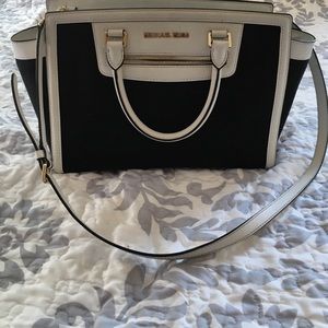 Michael kors black and white bag