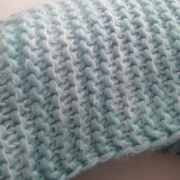Light blue infinity scarf - Picture 2 of 2