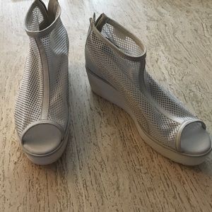 Puma mesh platforms, white size 9 (40).