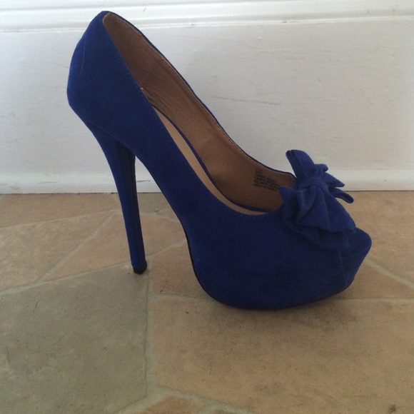 Blue JustFab high heels with bow and peep toe - Picture 2 of 3