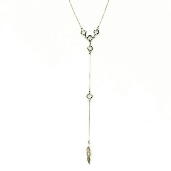 Straight to the Point Necklace - Picture 1 of 2