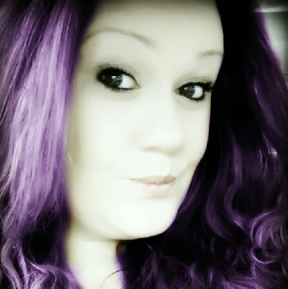 Meet your Posher, Cyndi - Picture 3 of 4