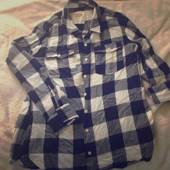 Mossimo Black and White Flannel shirt