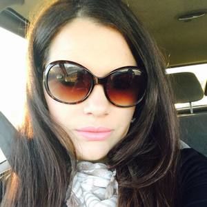 Meet your Posher, Daniela