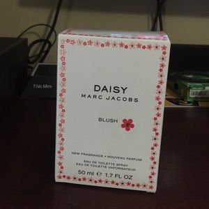 NEW Limited Edition Marc Jacobs Daisy Blush