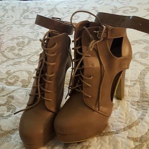 Booty boots ankle strap tie up pumps like new