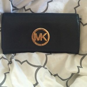 GUC Michael Kors Navy Wallet