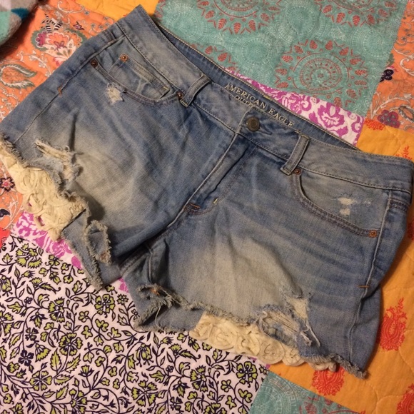 Size 14 Light Washed Distressed AE Shortie Shorts