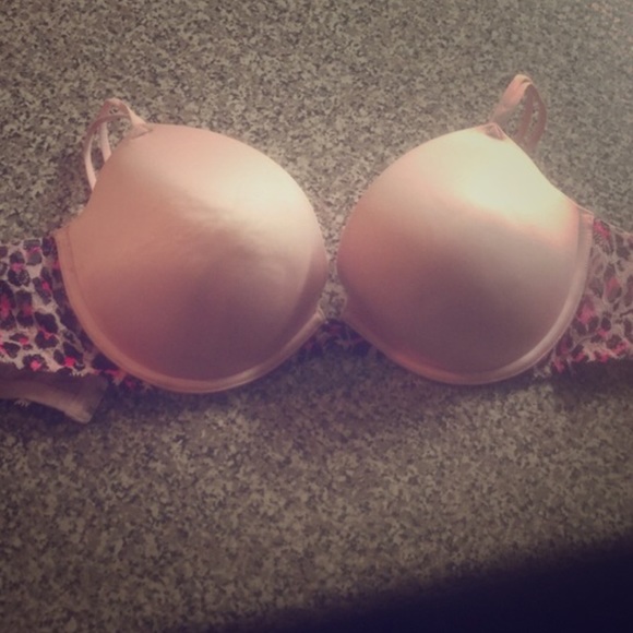 BRAND NEW VICTORIA SECRET  BRA💕