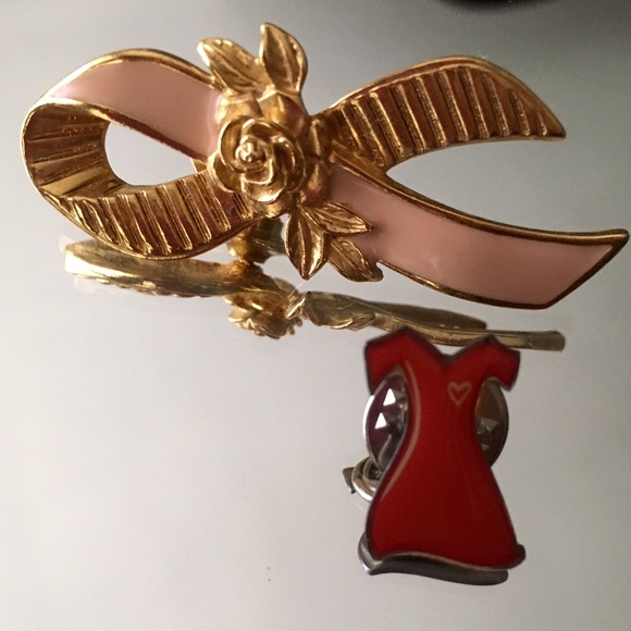 AVON VINTAGE Breast Cancer Brooch Heart Disease
