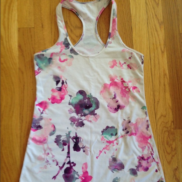 Floral Lululemon top