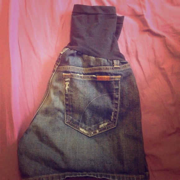Maternity shorts