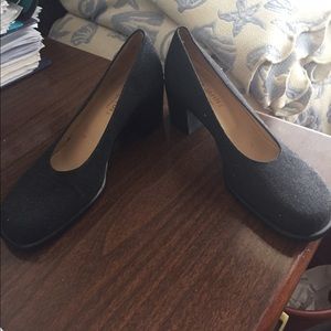 Mia Jahn Sai gray fabric pumps