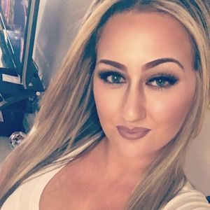 Meet your Posher, Casie