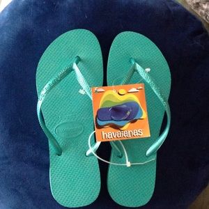 NWT Teal Havaianas Slim size 7-8