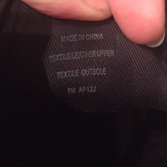 Shoes - Picture 4 of 4