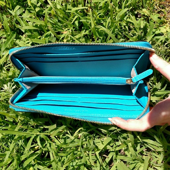 SOLD ON M 🏷 - Picture 3 of 3