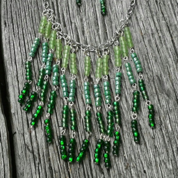 Necklace and earring set