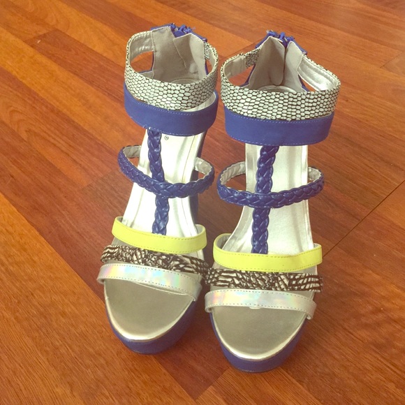 Urban Outfitters Shoes - Blue Edgy Patterned Wedges