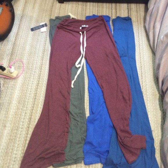 Bundle of 2 sweat pants size medium - Picture 2 of 3