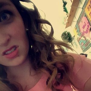 Meet your Posher, Nina