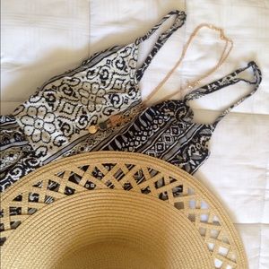 Cute black/white patterned dress💕