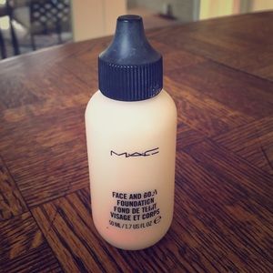 MAC makeup Face and Body Foundation
