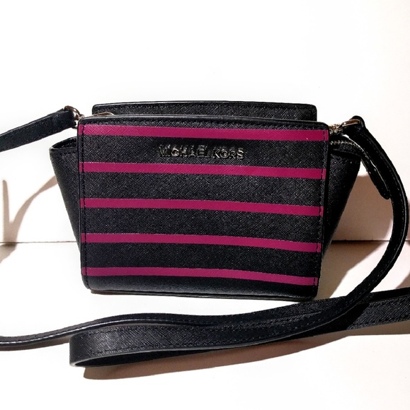 ⭐️SALE⭐️ 🆕Michael Kors Selma Mini Messenger