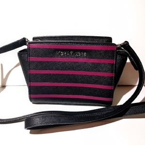 ⭐️SALE⭐️ 🆕Michael Kors Selma Mini Messenger