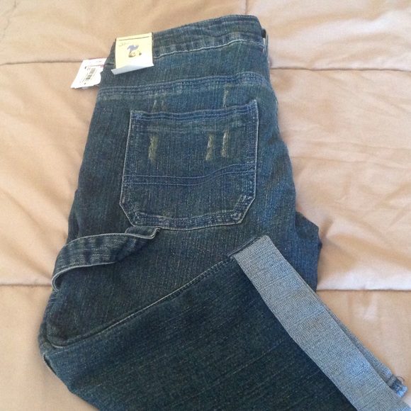 Distressed Jean Capris - Picture 2 of 4
