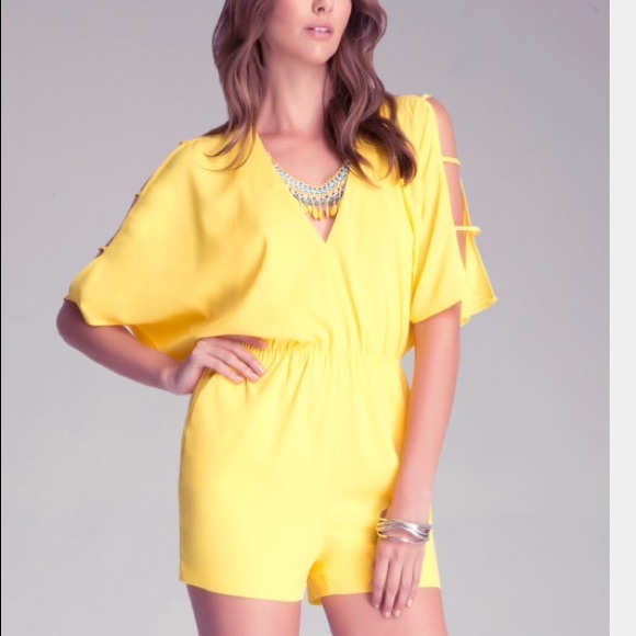 bebe Other - 🌻🌴🌸 BEBE STYLISH ROMPER. ABSOLUTELY ON TREND!