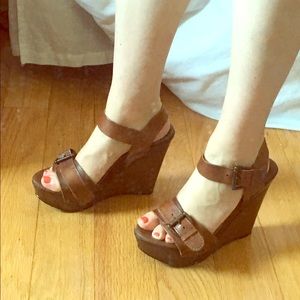 Aldo size 5 wooden/leather wedges