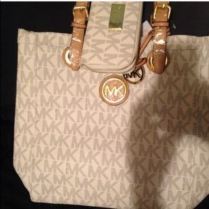 Mk purse