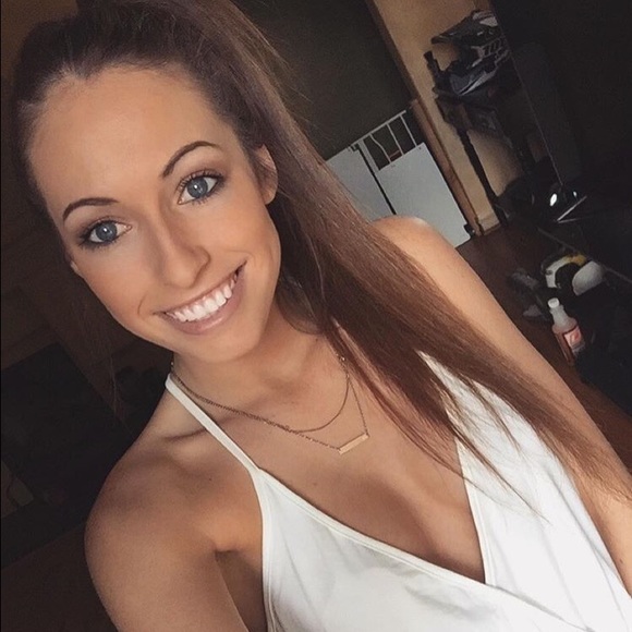 Meet your posher!! - Picture 1 of 1