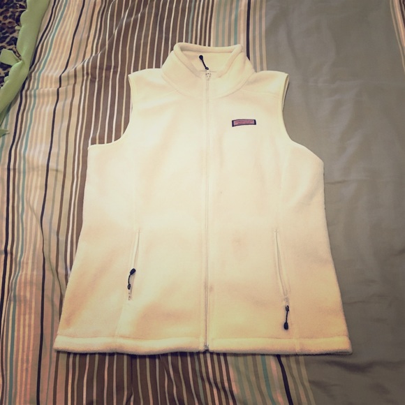 Cream vineyard vines fleece vest