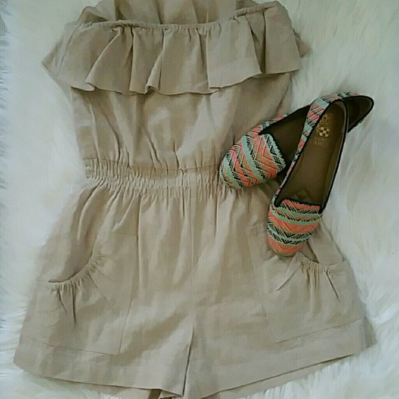 OFF SHOULDER RUFFLED ROMPER