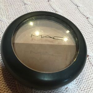 MAC Sculpt and Shape powder