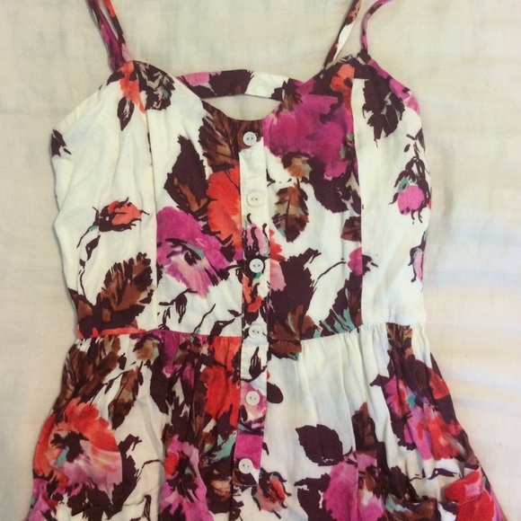 Flowery sundress with open back - Picture 2 of 3