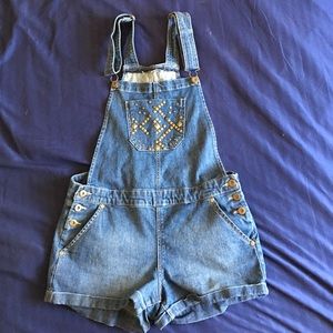Short overalls
