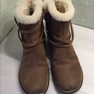 Ugg Caspia leather boots