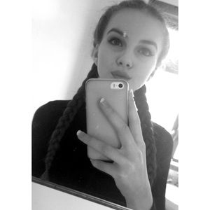 Meet your Posher, Emma