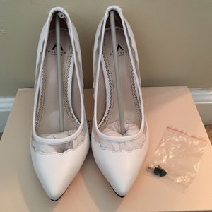 Off White with a shear design pumps!