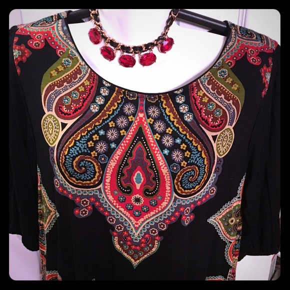 Cha cha vente black paisley top.  Size xl.