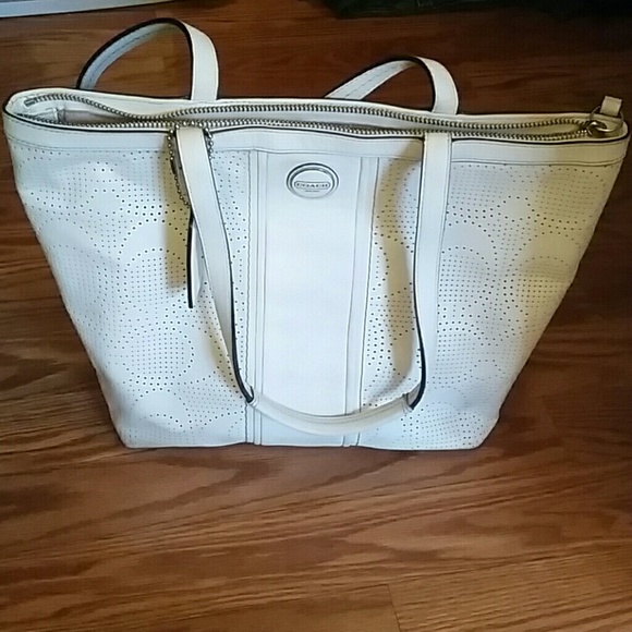 Coach Handbags - Authentic  Beige  Coach tote bag, purse