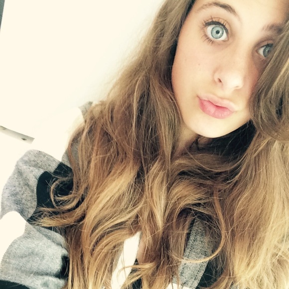 Meet your Posher, Olivia