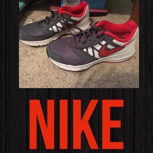 Like new youth nike downshifter 6's